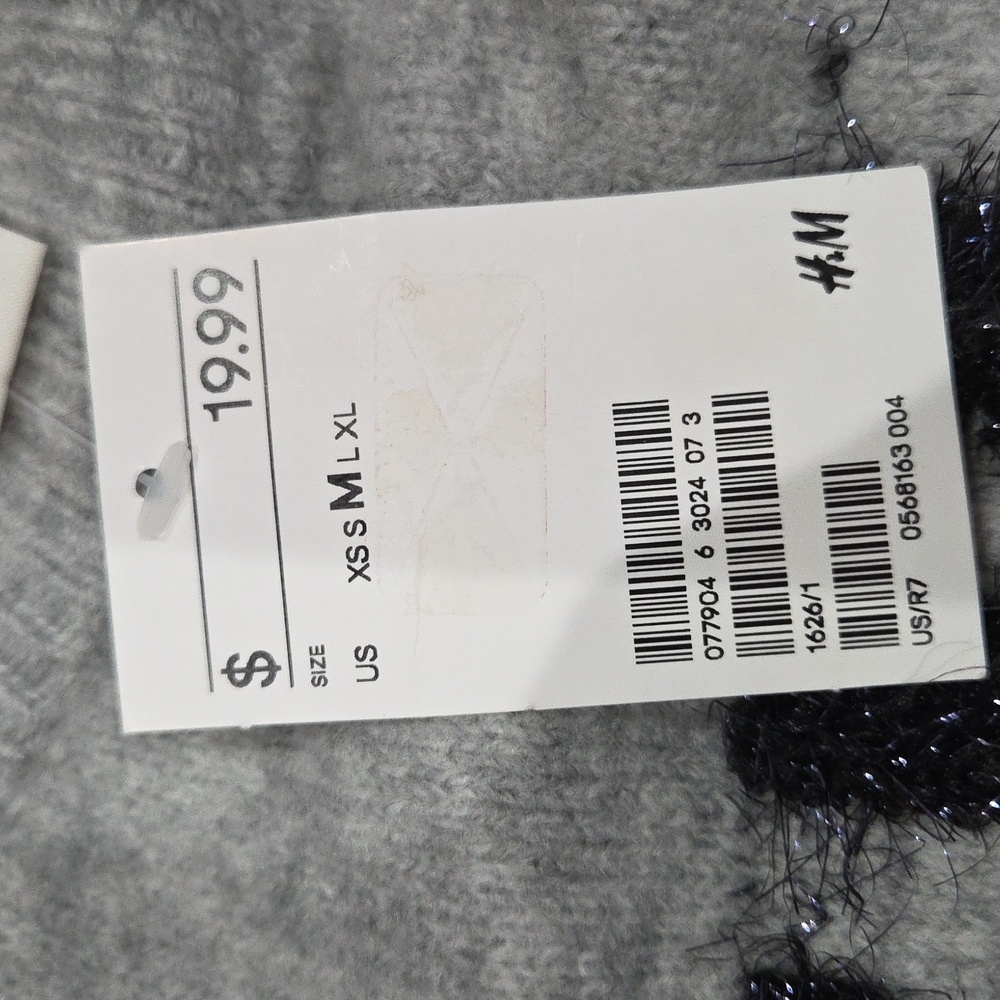 H&M Gray Oversized Sweater with Black Text "I'M A DREAMER" - Picture 3 of 5
